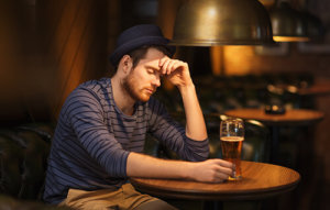 Man Who Needs a Men's Alcohol Addiction Rehab Program