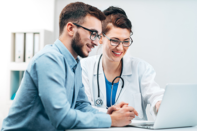 Patient with doctor at dual diagnosis treatment center in Lake Arrowhead